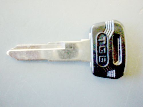 Schluesselrohling Anschliff rechts CORONA (Schlüsselrohling)
